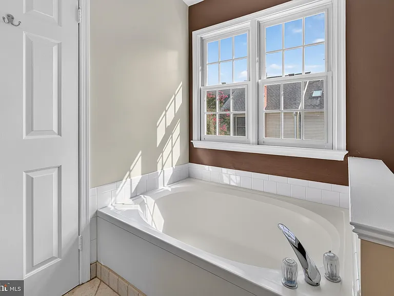 341 S Pickett St — Photo 31