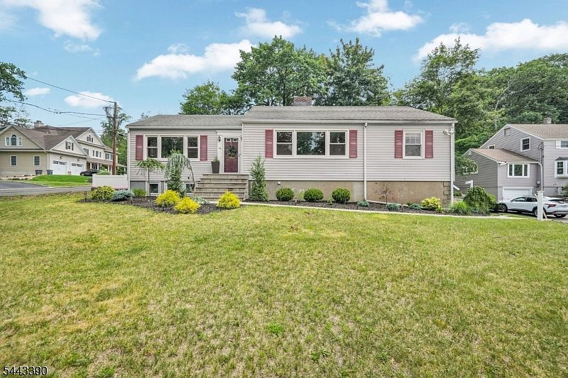 1st image of 48 Lake Dr East