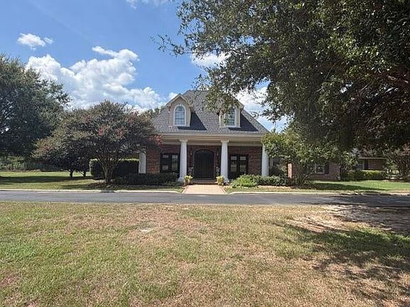 2nd image of 239 Country Ln