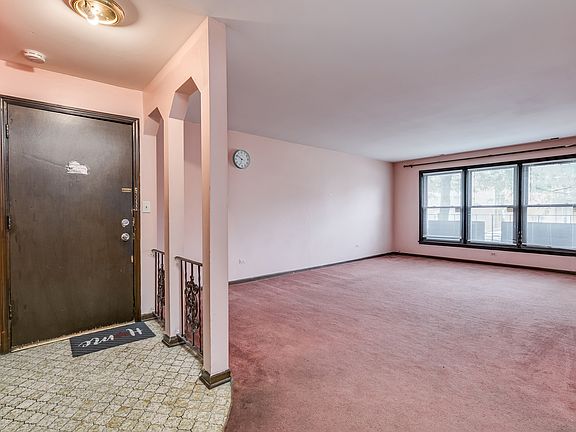 3rd image of 6517 N California Ave APT 104