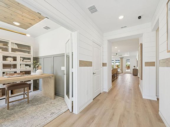 Welcoming entry into home