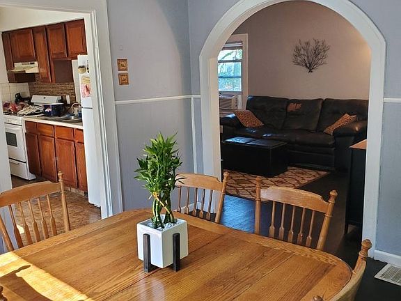 4th image of 3352 W 125th St #1