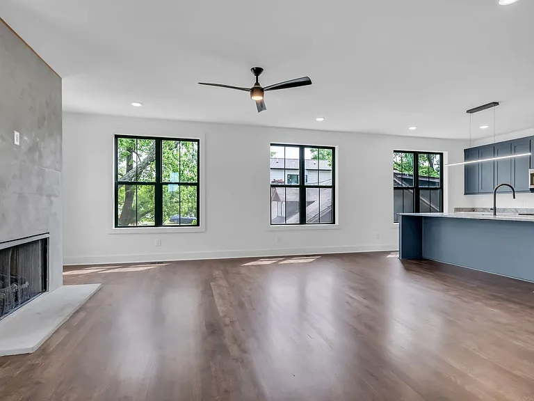 1114 Leland Ave — Photo 2