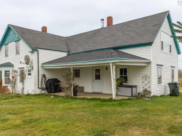 129 Chebogue Point Rd, Yarmouth, NS B5A 5E8