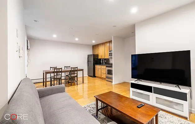 Rented by CORE | media 1