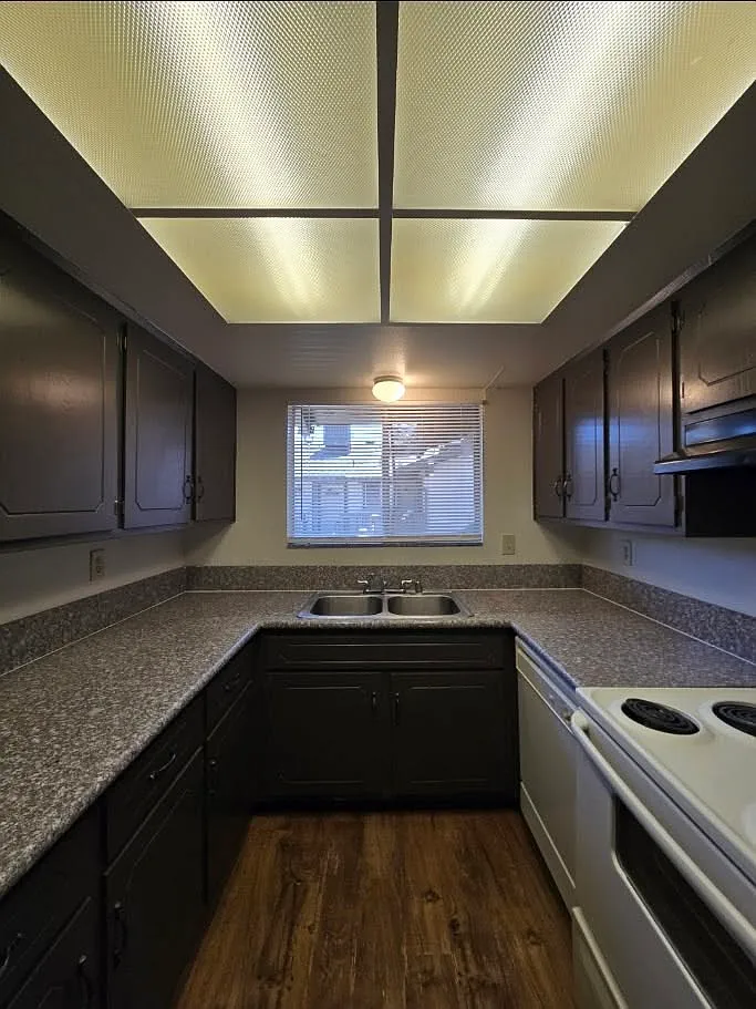2 bed, 1100 sqft, $1,400 — Photo 4
