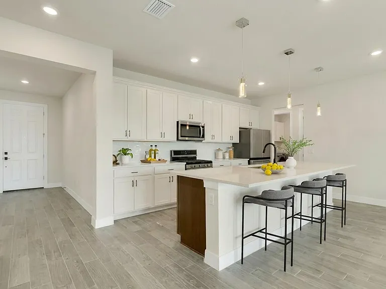 10306 SW Green Turtle Ln — Photo 4