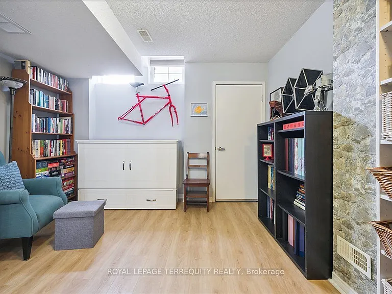 101 The Queensway #Townhouse 2 — Photo 22