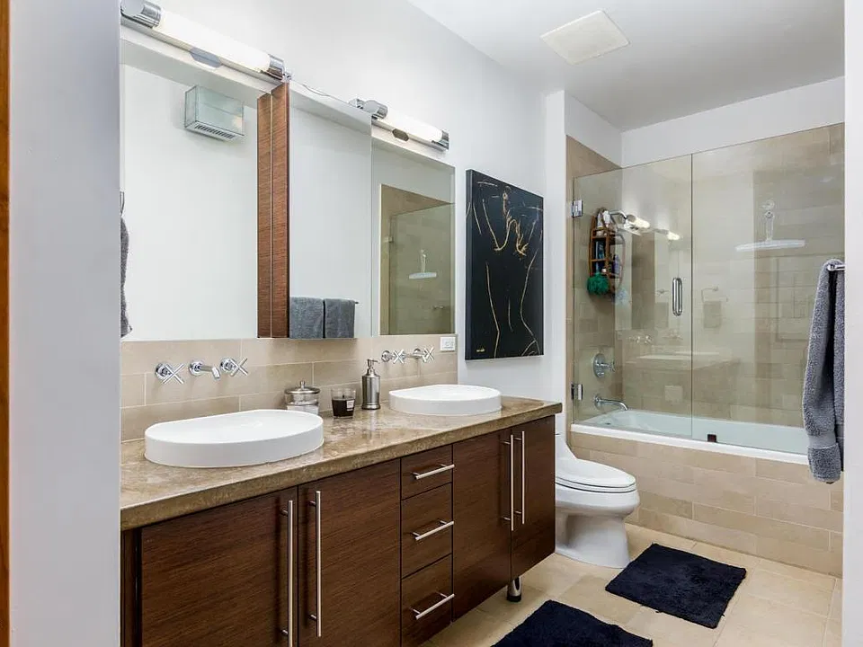 Spacious Bathroom