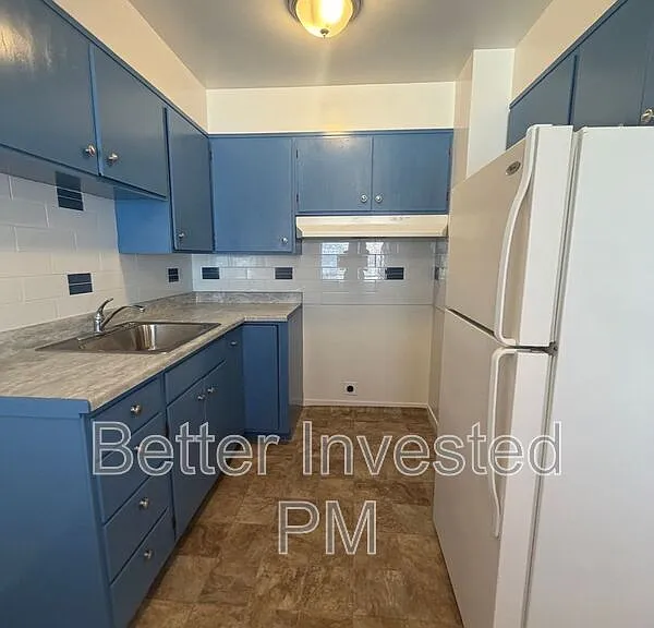 2400 39th Ave #3 — Photo 2