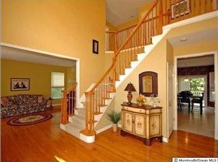 14 Tall Oaks Dr, Monroe Township, NJ 08831