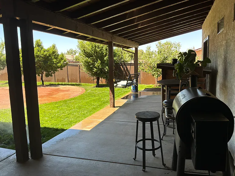 7518 Redwood Ave — Photo 10