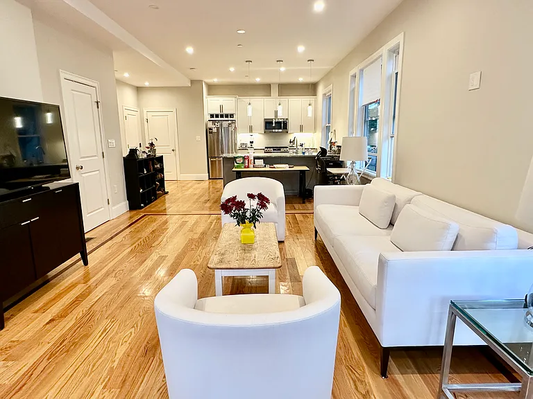111 Hutchings St #2 — Photo 5