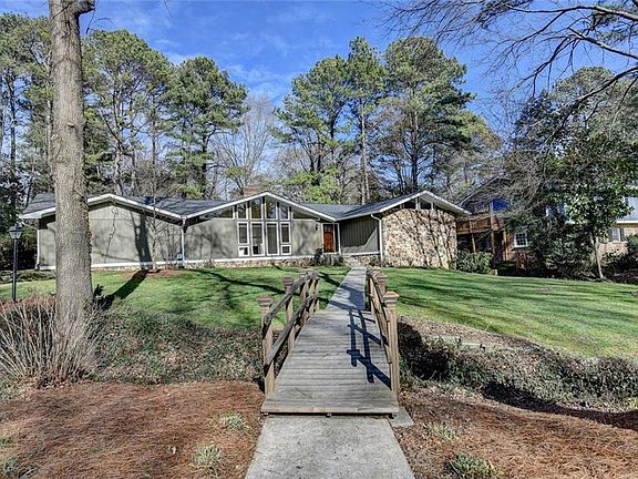 2nd image of 5628 Bend Creek Rd