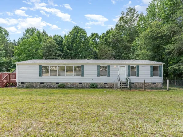 3585 Woodstream Dr, Maiden, NC 28650