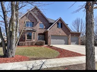 1061 Sean Cir, Darien, IL 60561