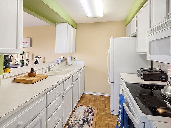 3rd image of 12720 NE 144th St #201