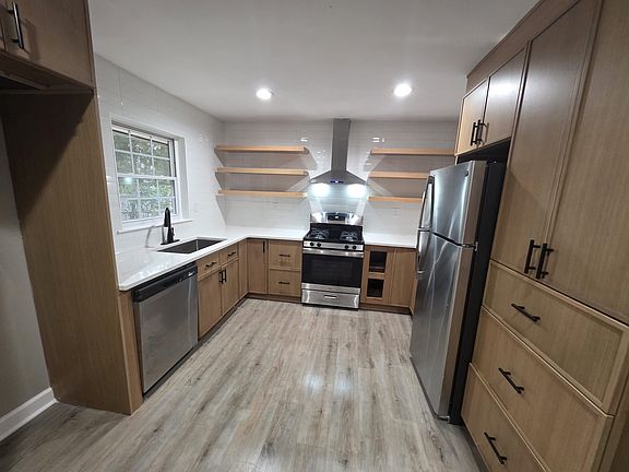 2nd image of 3170 Bellgreen Way #B