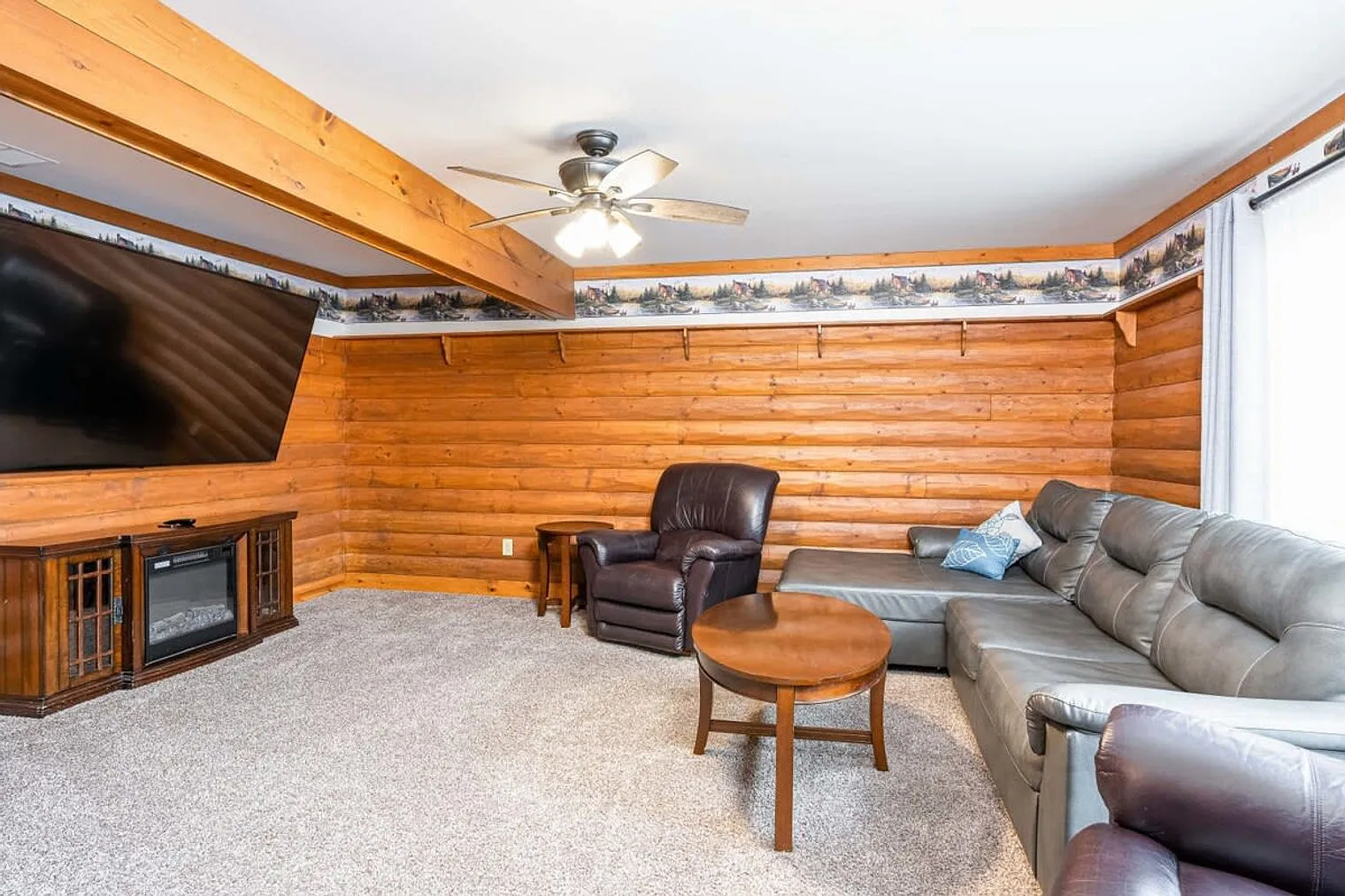 3 bed, 3.0 bath, 1496 sqft, $4,858 — Photo 1