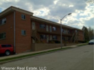 1500 S 92nd St #13, Milwaukee, WI 53214