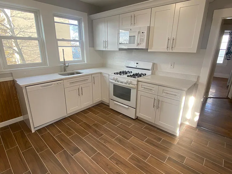 39 Waterhouse St #2 — Photo 5