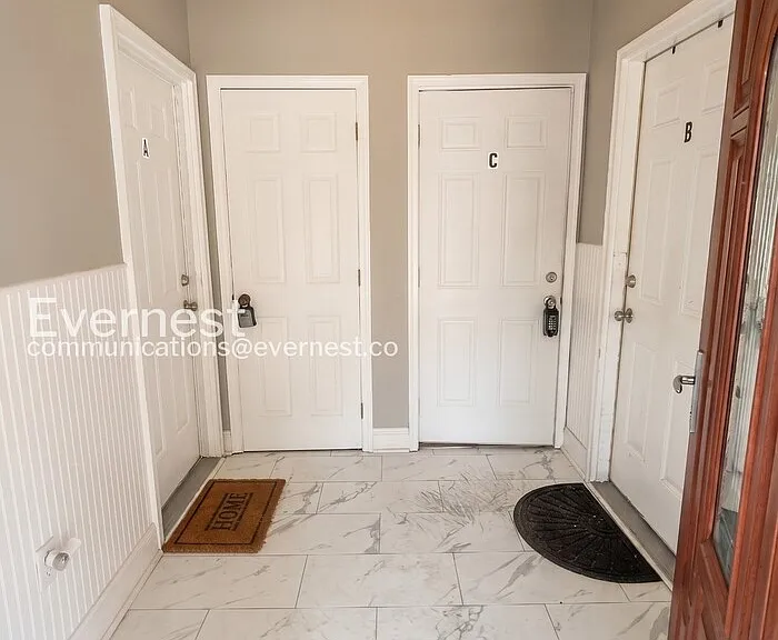 528 N Scales St #C — Photo 13