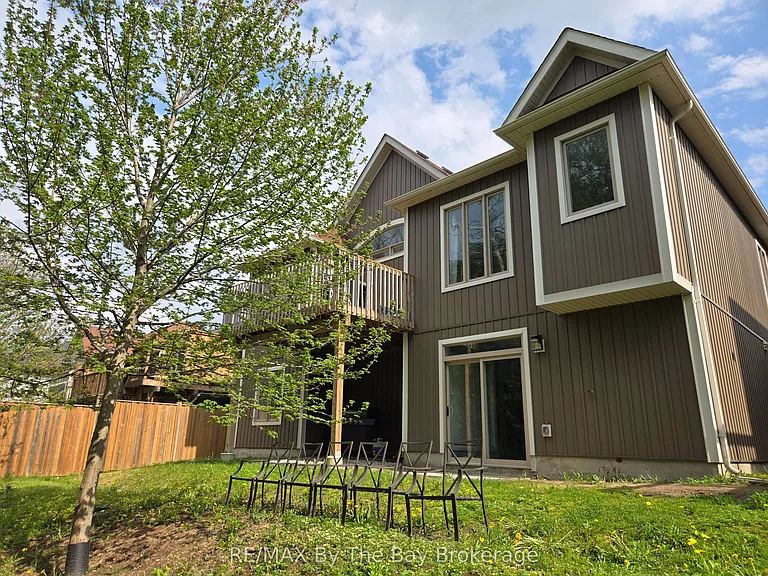 93 Allegra Dr #LOWER — Photo 2