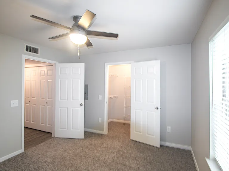 Wyndham Apartments — Photo 14