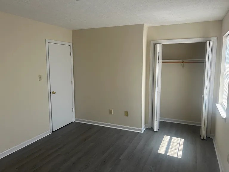 3260 Spring Hollow Ave #5 — Photo 6