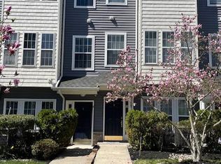 8 Swan Ct, Delanco, NJ 08075