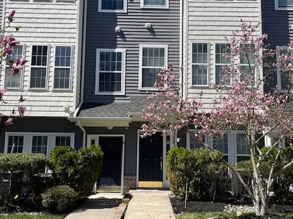 8 Swan Ct, Delanco, NJ 08075