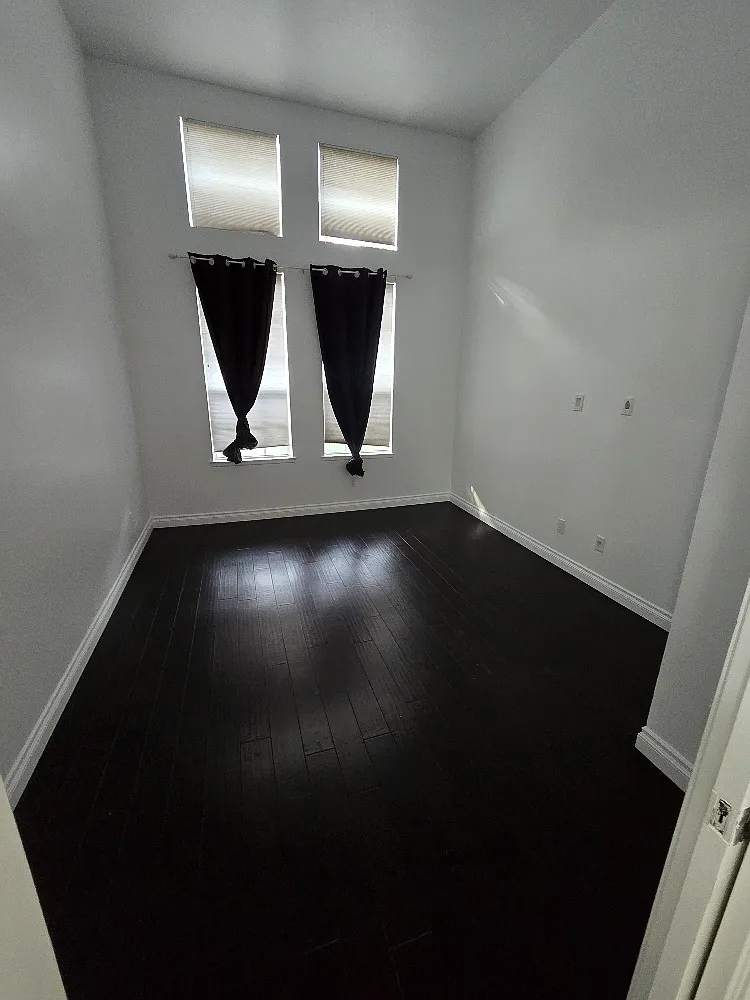 2 bed, 1000 sqft, $2,900 — Photo 4
