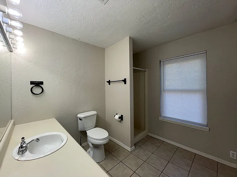 1807 Comanche St NW — Photo 34