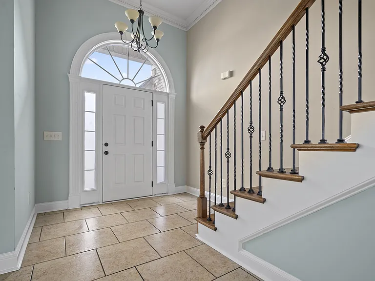 1601 Pickford Ln — Photo 34