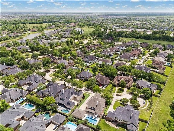 4th image of 9007 Avebury Stone Cir