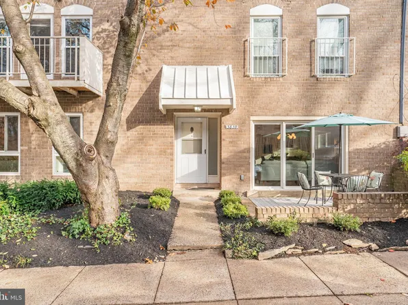 3839 Persimmon Cir, Fairfax, VA 22031