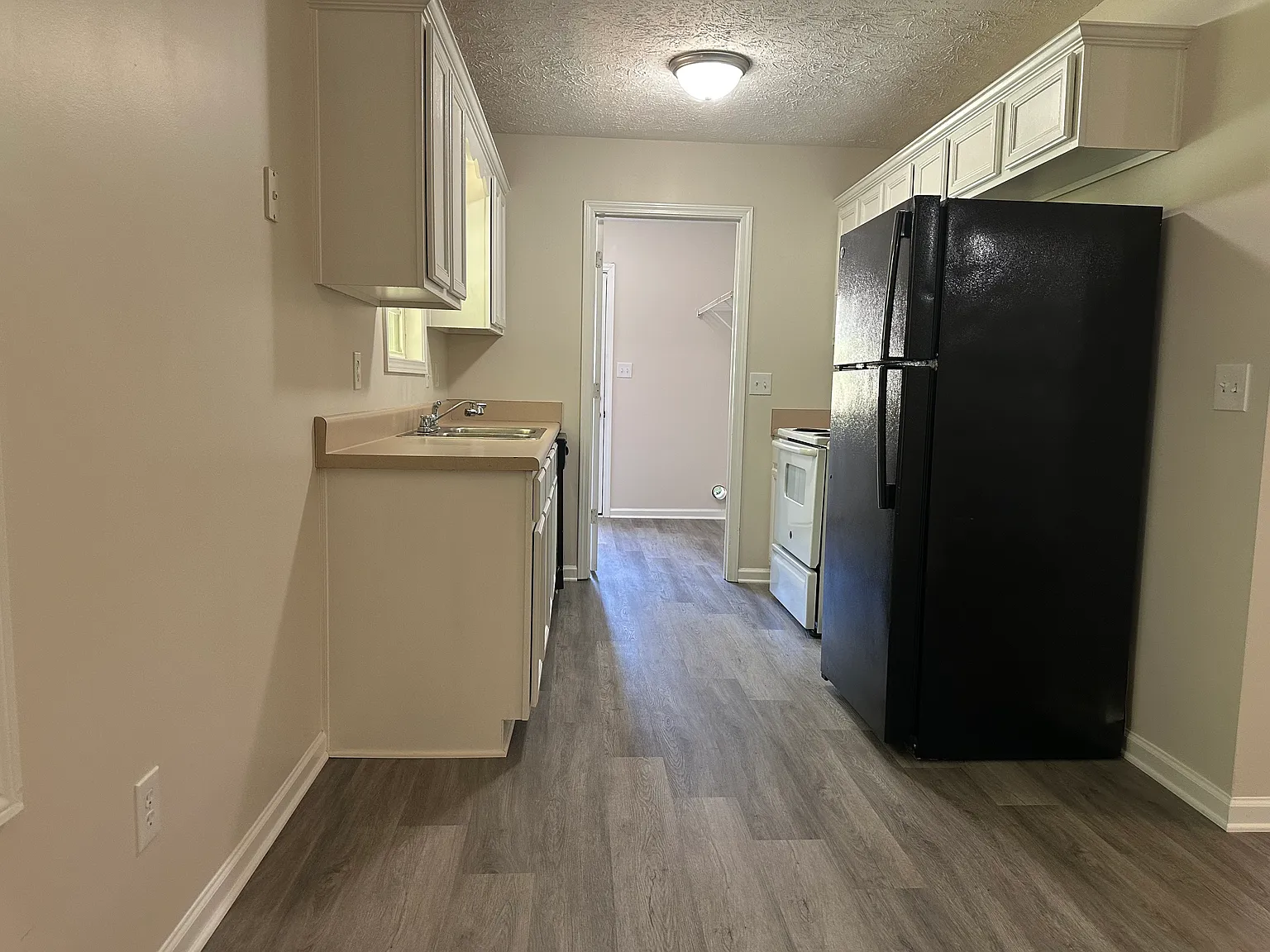3 bed, 1092 sqft, $1,700 — Photo 4