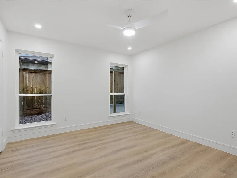 7517 Meadow Oaks Dr — Photo 19