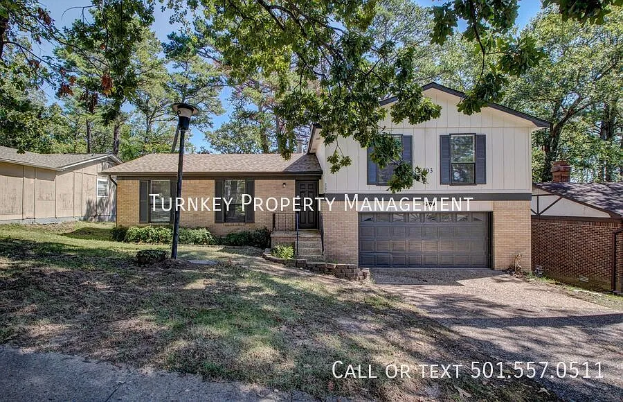 3303 Lehigh Dr