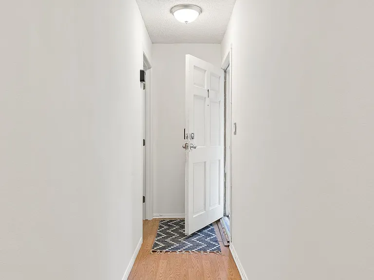 1823 Pelham Ave #1 — Photo 9