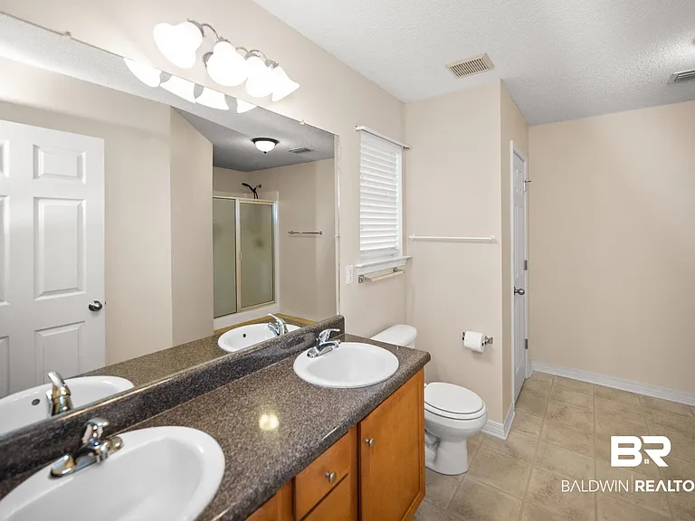 13097 Concord Dr E — Photo 13