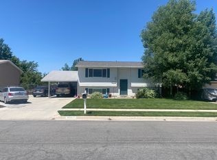10468 S White Sands Dr, Sandy, UT 84070
