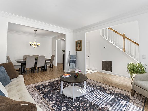 4th image of 206 Camellia Ct