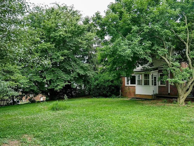 26015 Woodfield Rd — Photo 37