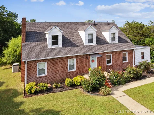 1210 E 15th St, Ada, OK 74820