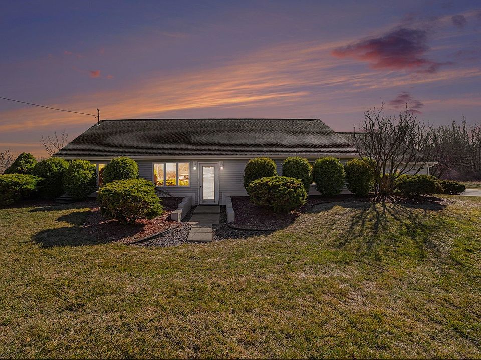 1st image of 2302 E Brooks Rd