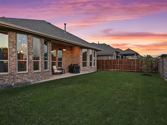 4th image of 2847 Sherwood Dr