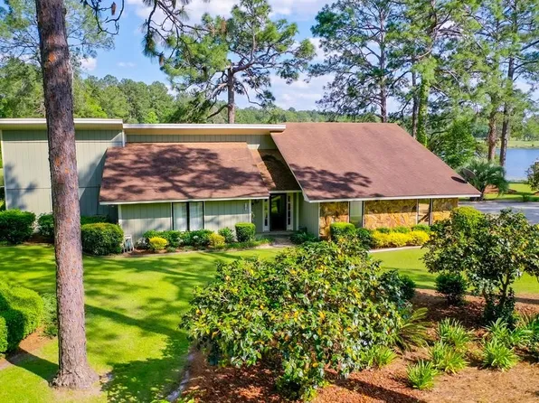 1103 Lakeview Dr, Blackshear, GA 31516