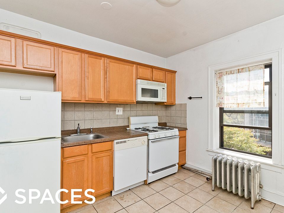 1st image of 1000 W Belden Ave #1002303