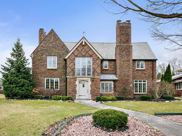 611 E Chicago Rd, Sturgis, MI 49091